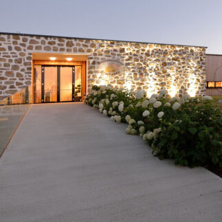 Bauernkrapfen-Schleiferei Aussenansicht Abend