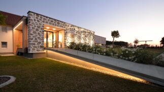 Bauernkrapfen-Schleiferei Tragwein bei Nacht